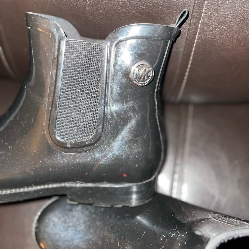 Michael Kors Charm Rain Boots Size 8 With Free Michael Kors Charm Shirt XL
